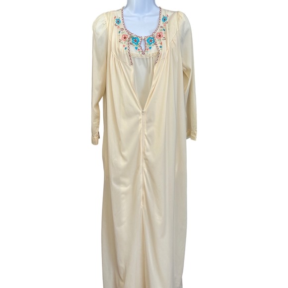 Vintage Unbranded Nightgown Robe Set Floral Embroidery Grandmacore Cottagecore - Picture 6 of 7